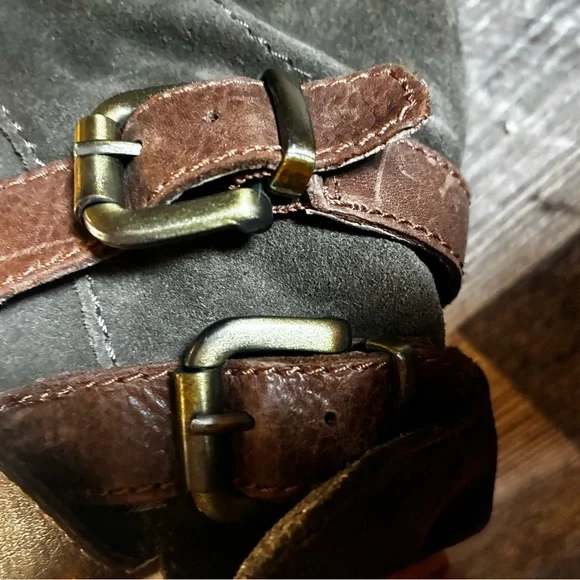 BOHO OTBT Brown and Gray Sandals with Criss-Cross Straps - Picture 9 of 11